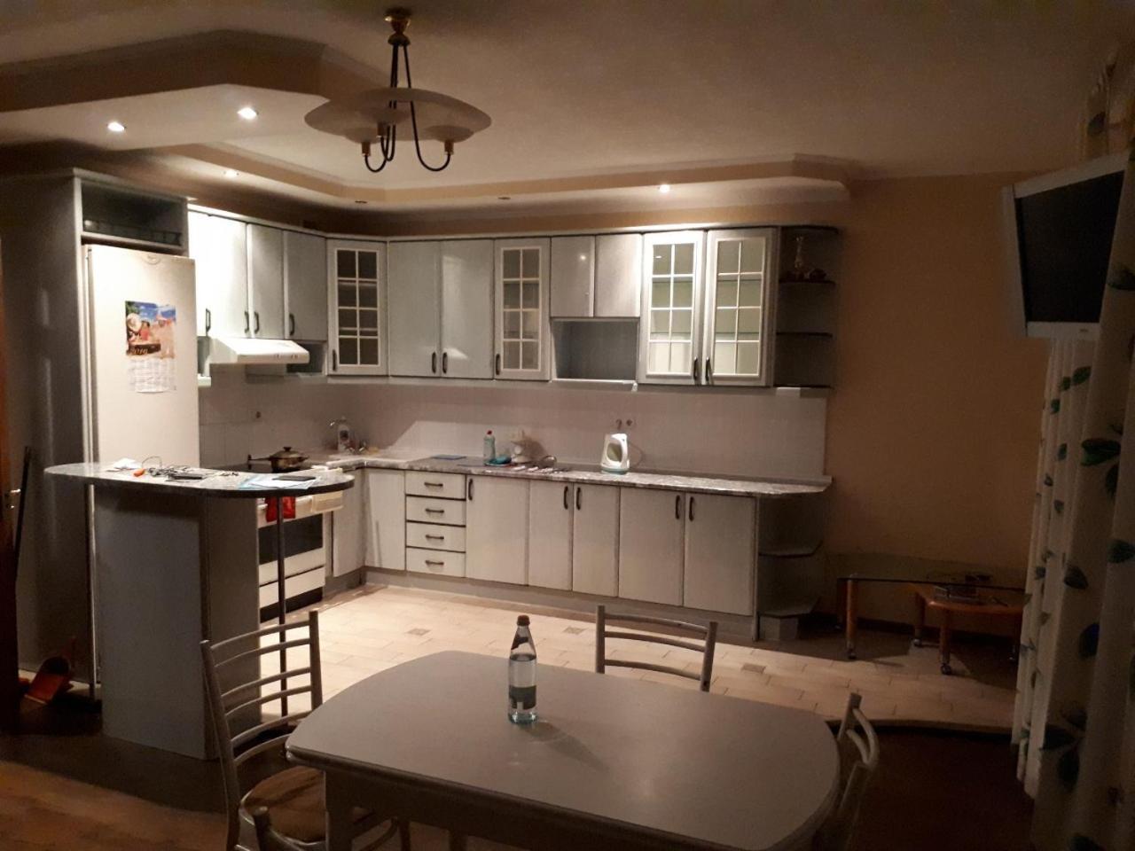 Хостел Оболонь Kiev Exterior foto